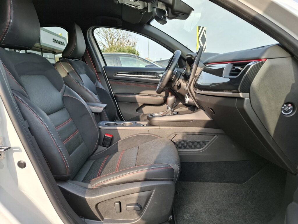 Renault Arkana Exposé-Bild 13