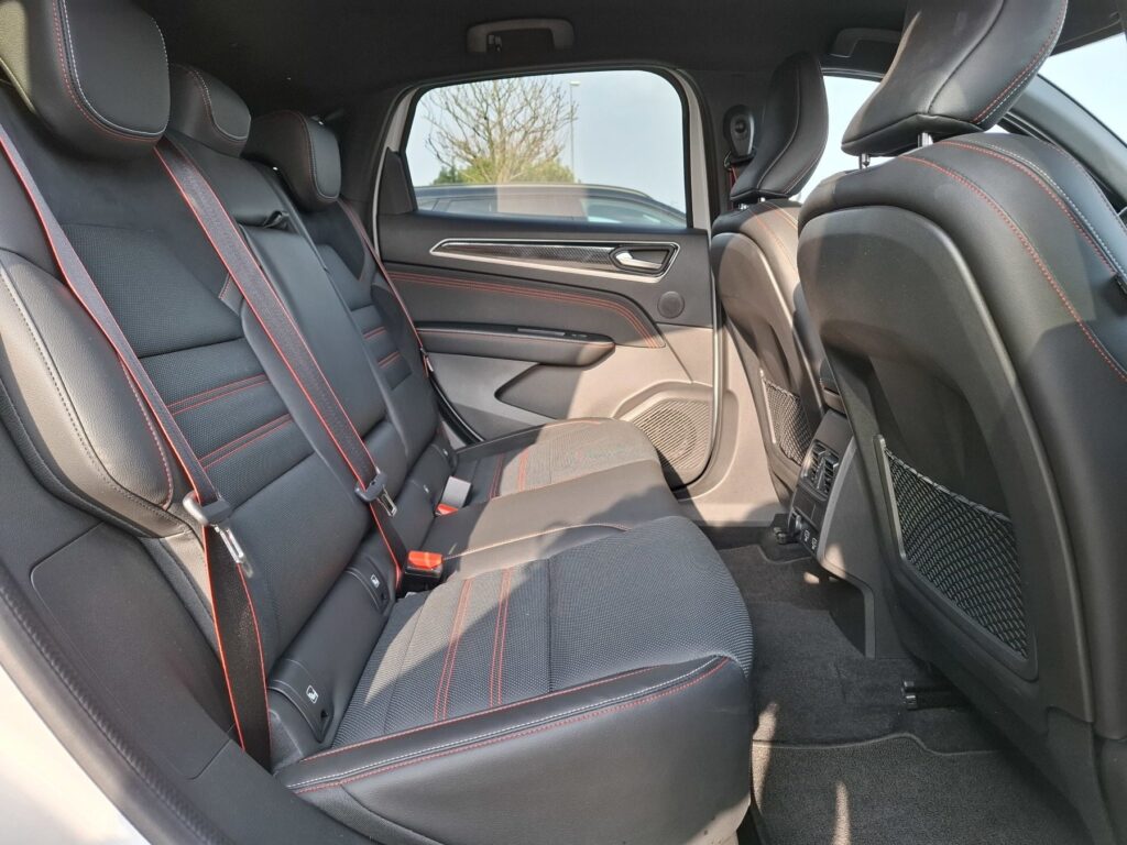 Renault Arkana Exposé-Bild 14