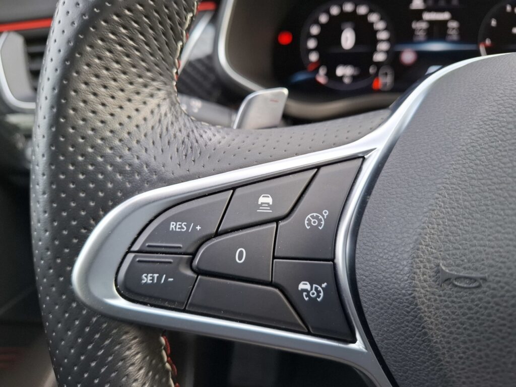 Renault Arkana Exposé-Bild 21