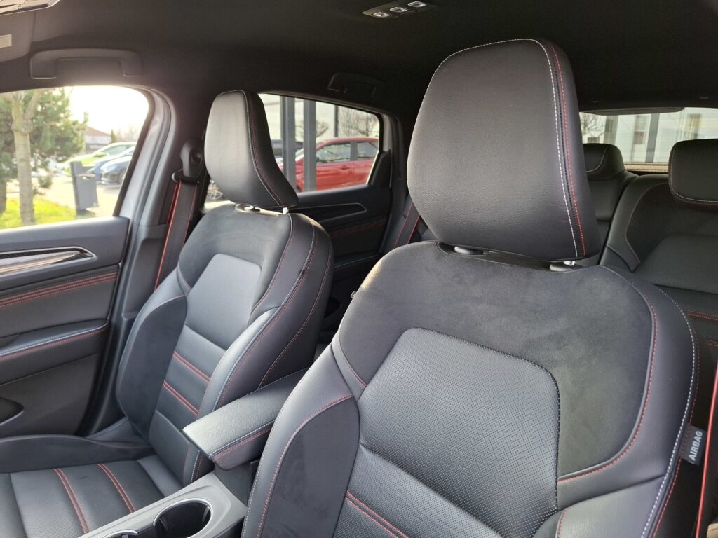 Renault Arkana Exposé-Bild 32