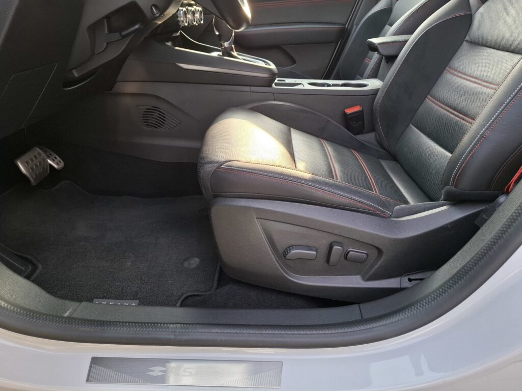 Renault Arkana Exposé-Bild 33