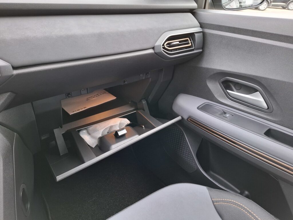 Dacia Jogger Exposé-Bild 29