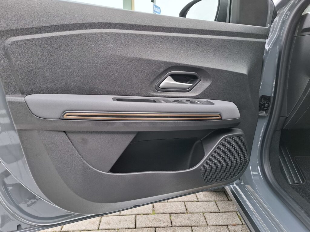 Dacia Jogger Exposé-Bild 33