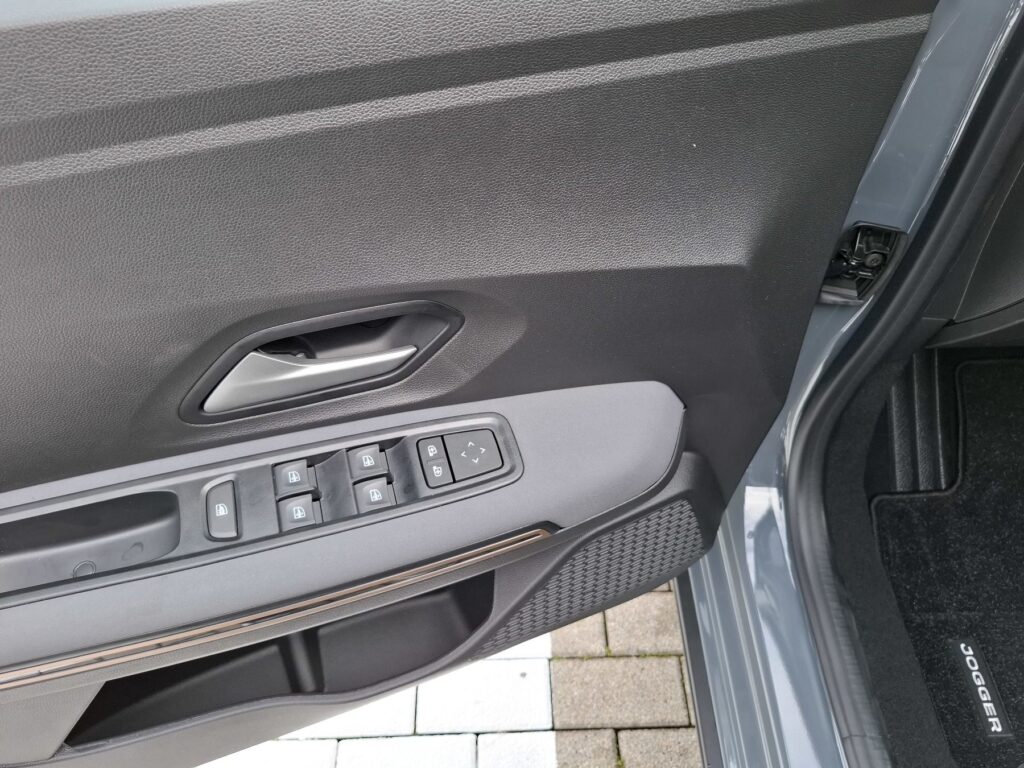 Dacia Jogger Exposé-Bild 34