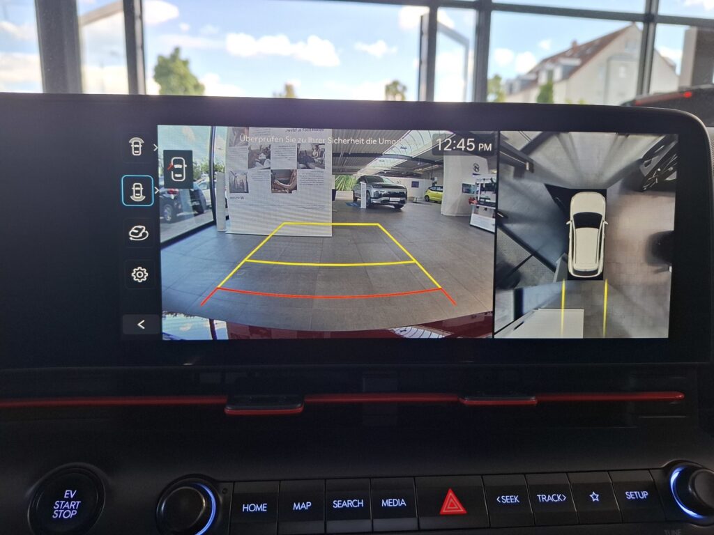 HYUNDAI KONA Elektro Exposé-Bild 25