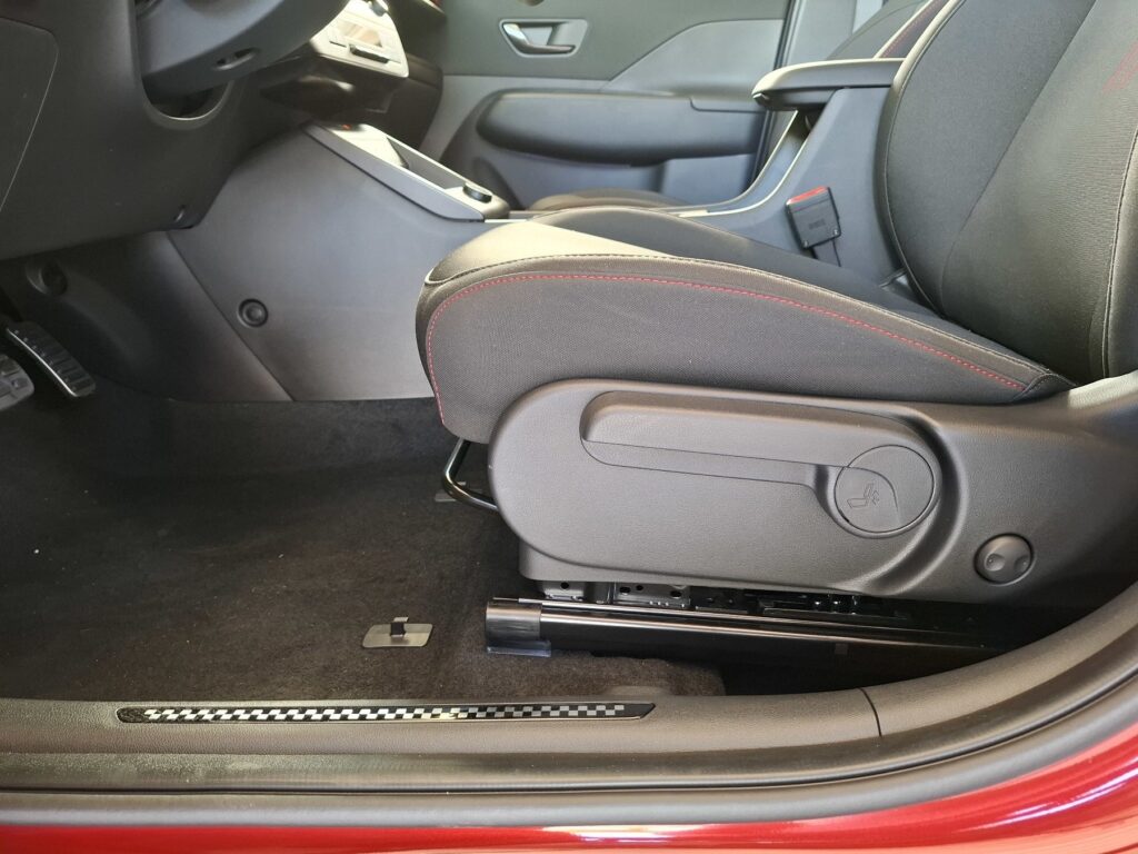 HYUNDAI KONA Elektro Exposé-Bild 32