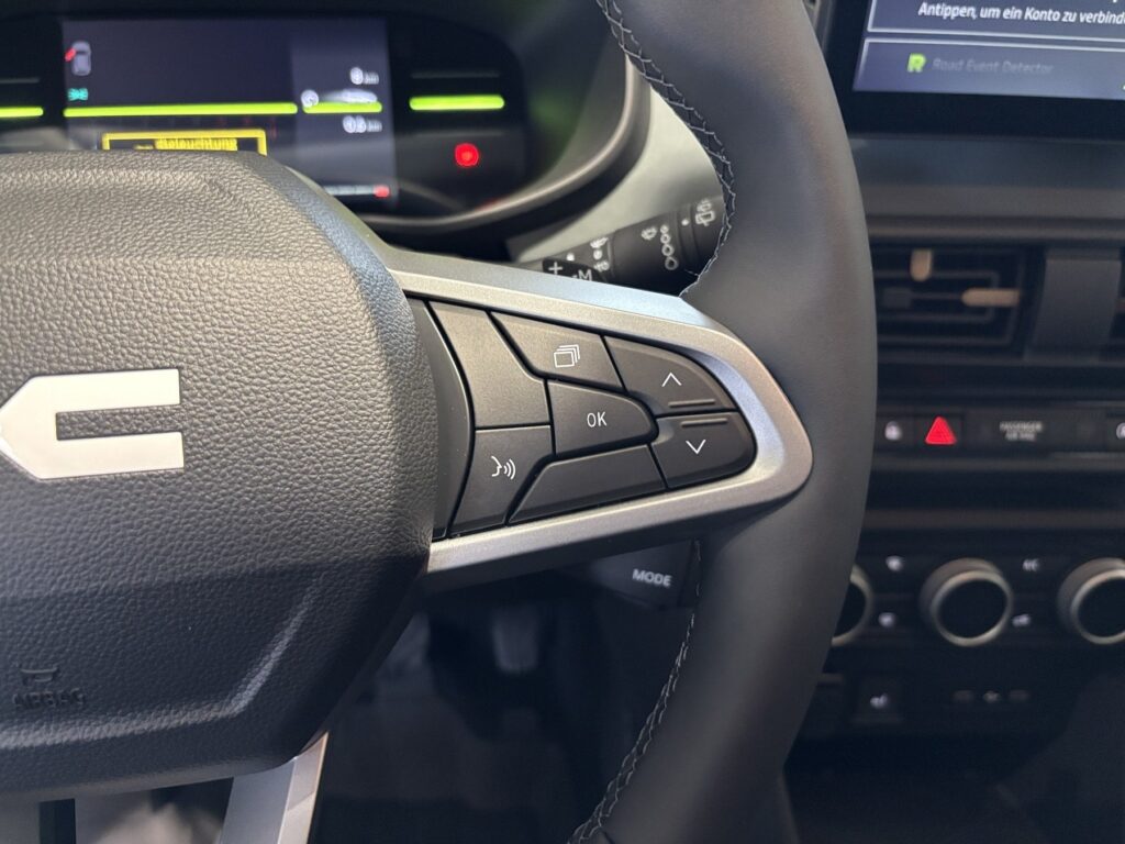 Dacia Sandero Exposé-Bild 25