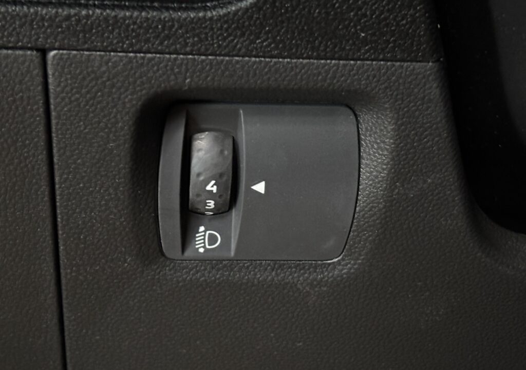 Dacia Sandero Exposé-Bild 31