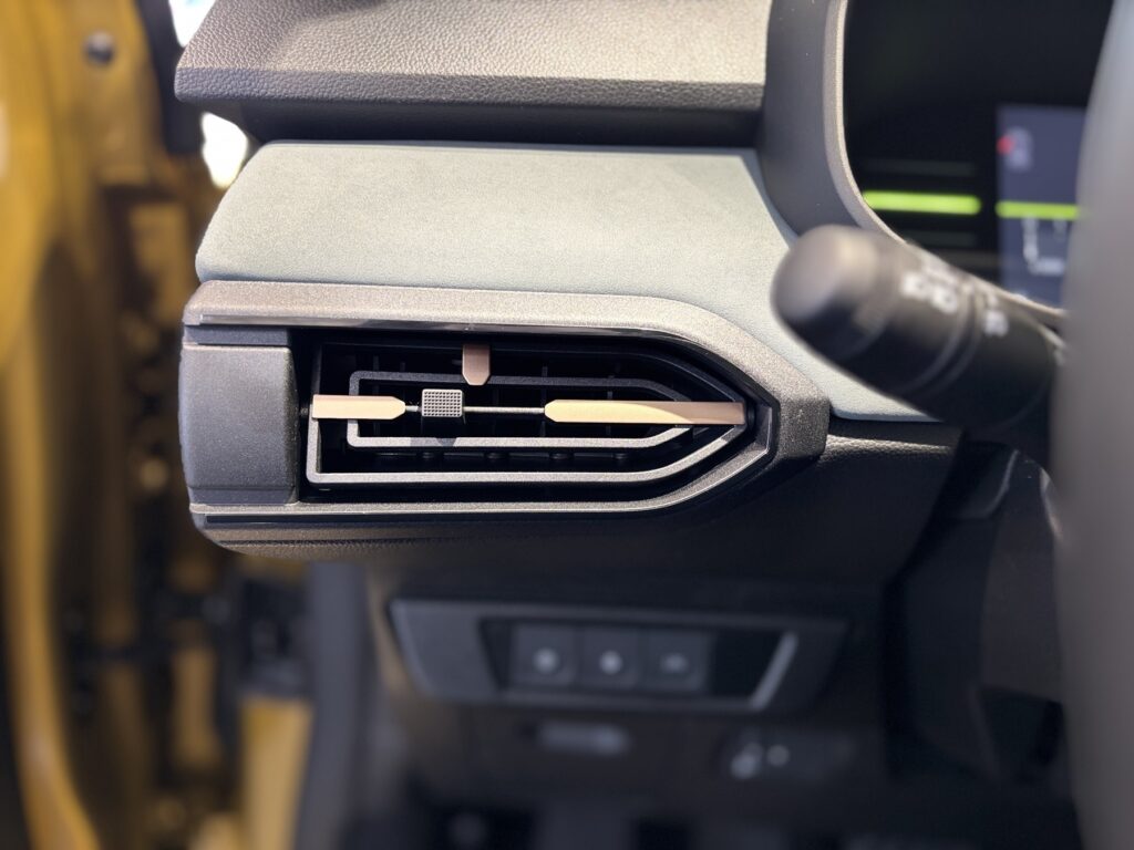 Dacia Sandero Exposé-Bild 32