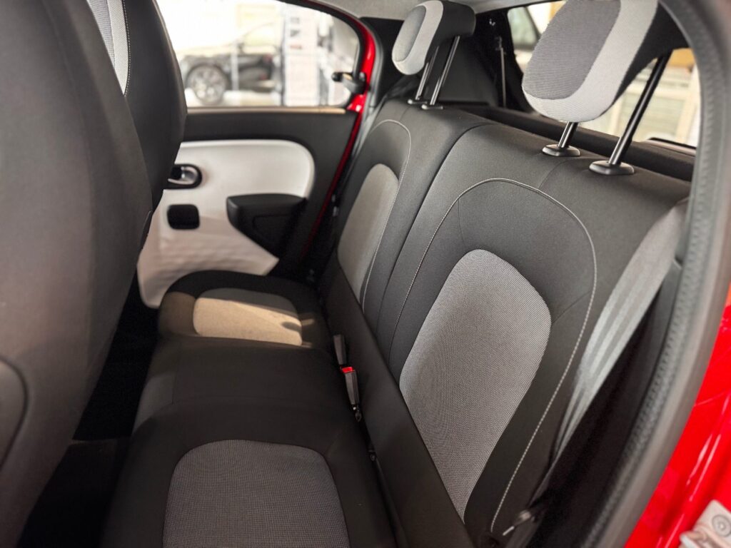 Renault Twingo Exposé-Bild 9