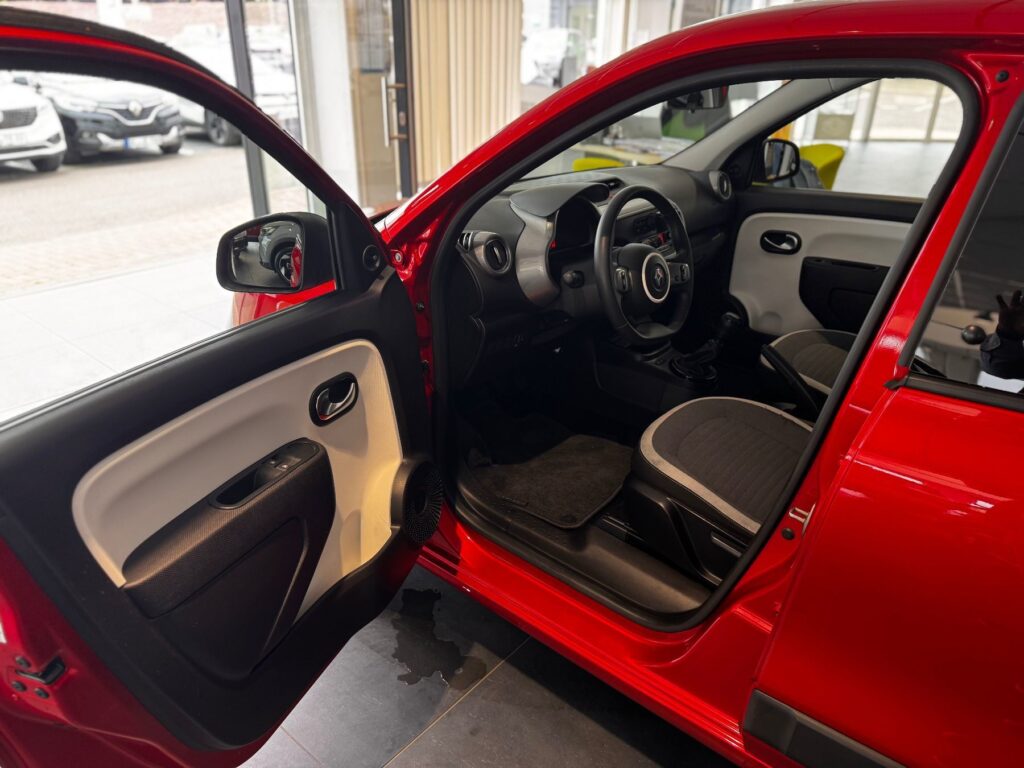 Renault Twingo Exposé-Bild 12