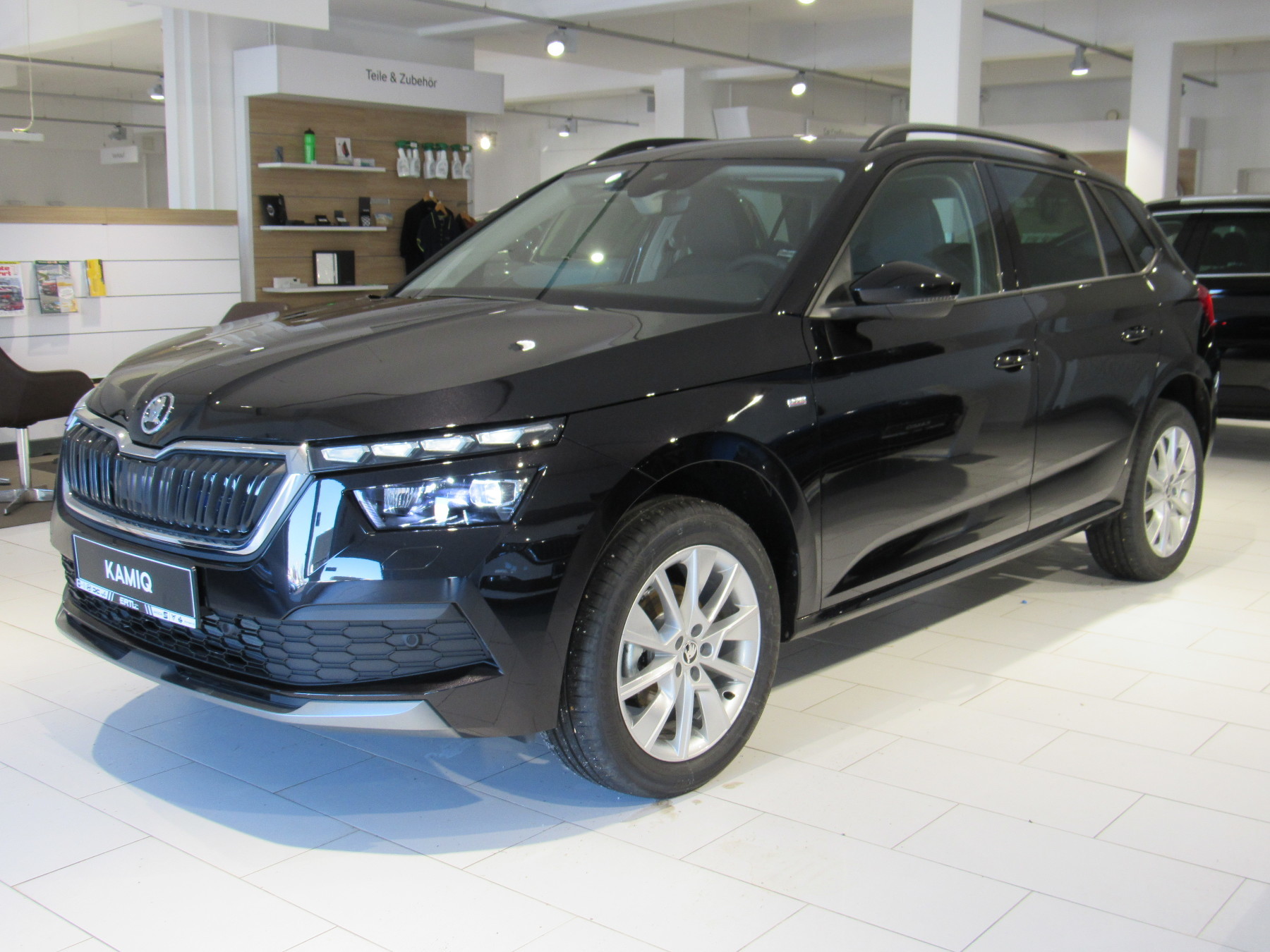 SKODA Kamiq (ww_40775)