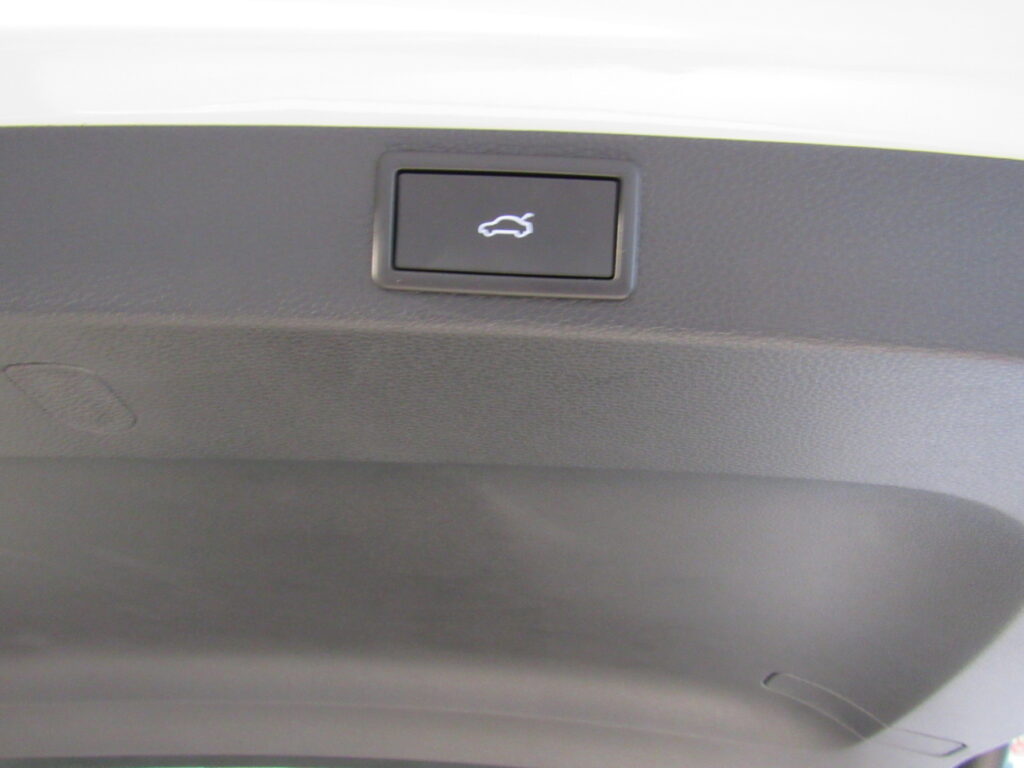 SKODA Karoq Exposé-Bild 28