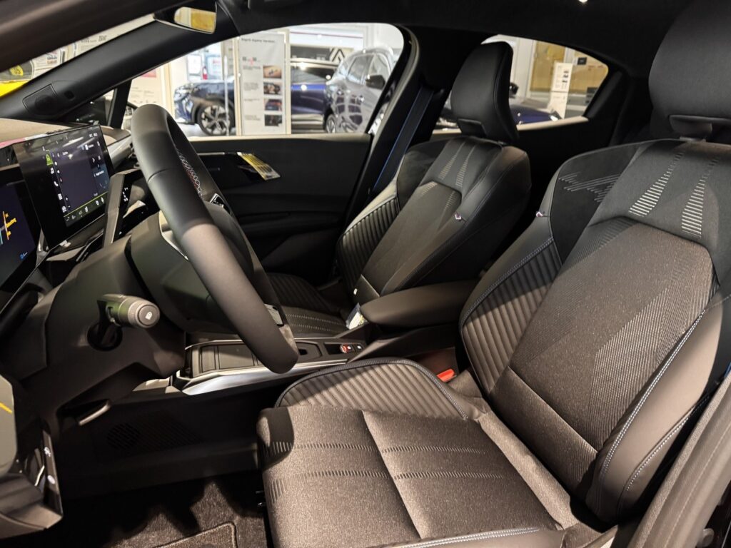 Renault Clio Exposé-Bild 15