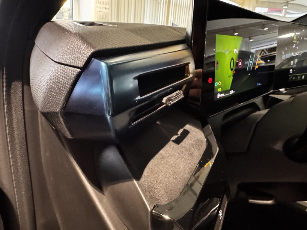 Renault Clio Exposé-Bild 17