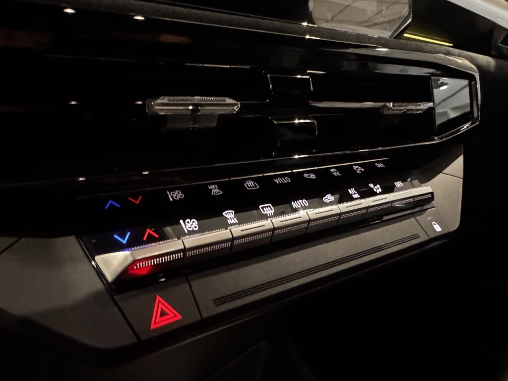 Renault Clio Exposé-Bild 22