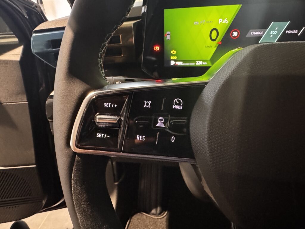 Renault Clio Exposé-Bild 26