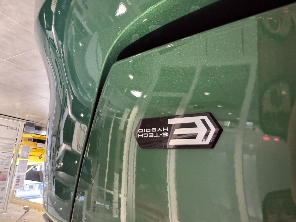 Renault Clio Exposé-Bild 17