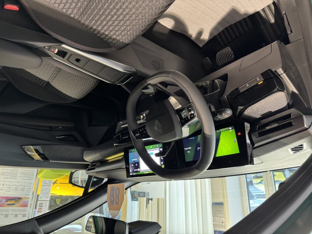 Renault Clio Exposé-Bild 27