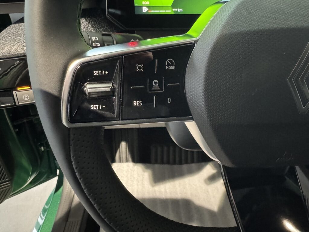 Renault Clio Exposé-Bild 30