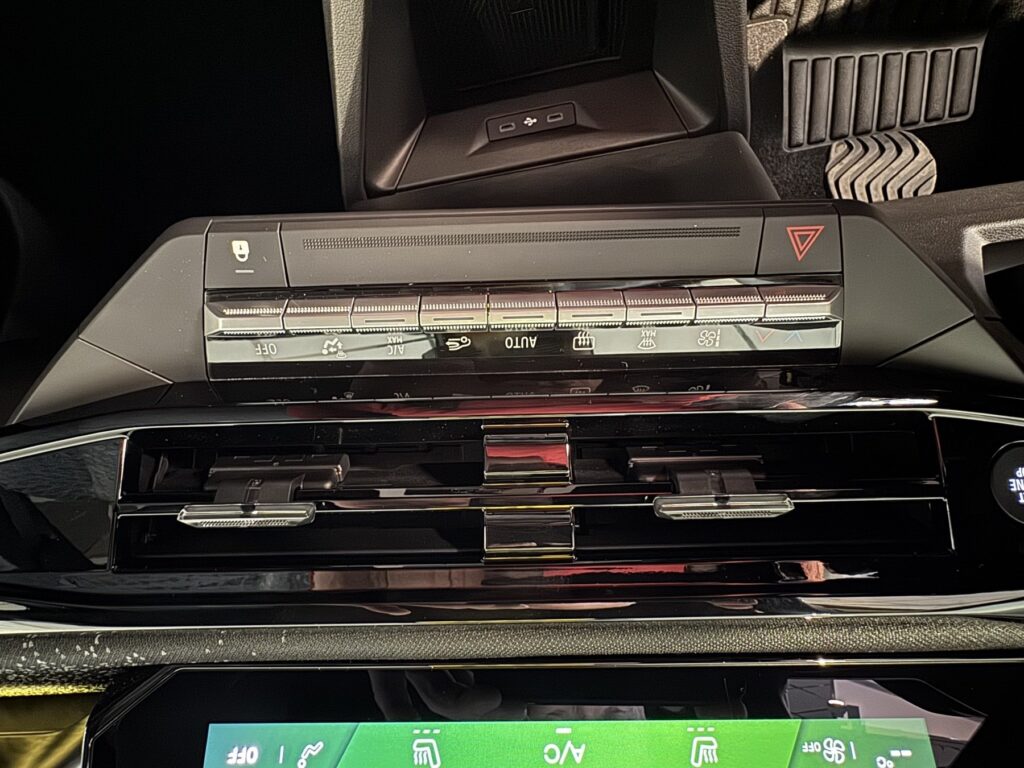 Renault Clio Exposé-Bild 39