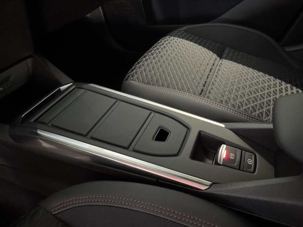 Renault Clio Exposé-Bild 40