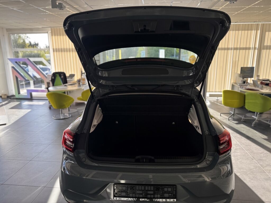 Renault Clio Exposé-Bild 7