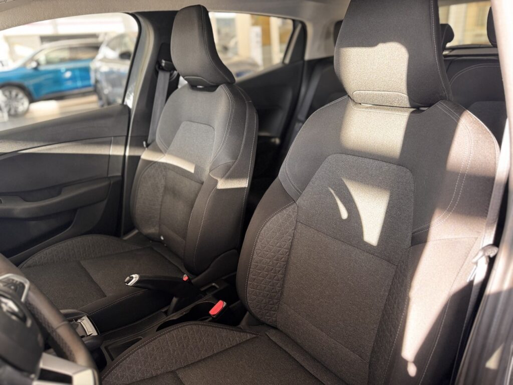 Renault Clio Exposé-Bild 13