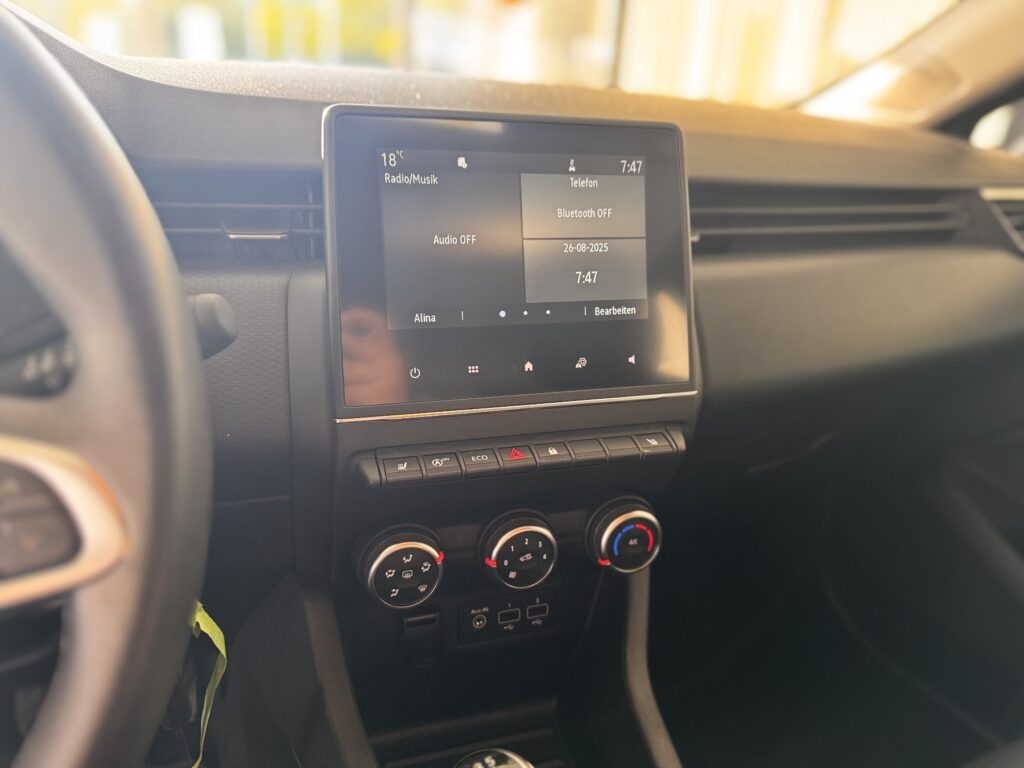 Renault Clio Exposé-Bild 14