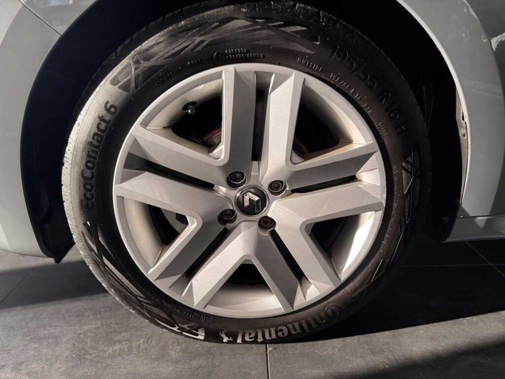 Renault Clio Exposé-Bild 16