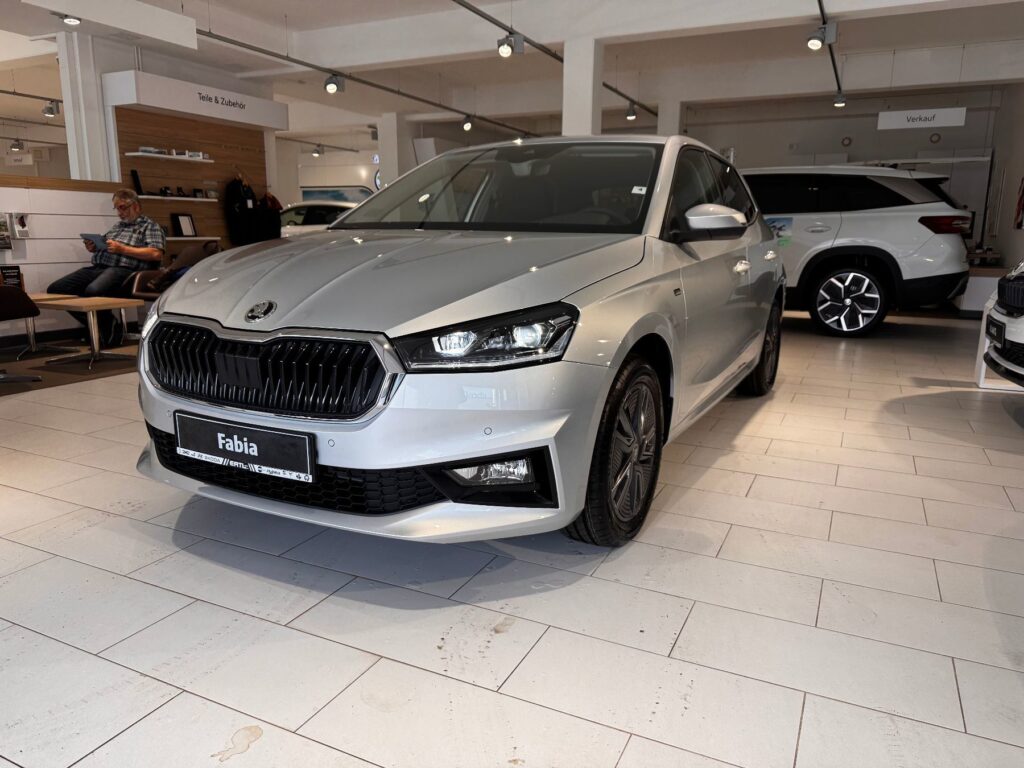 SKODA Fabia Exposé-Bild 1