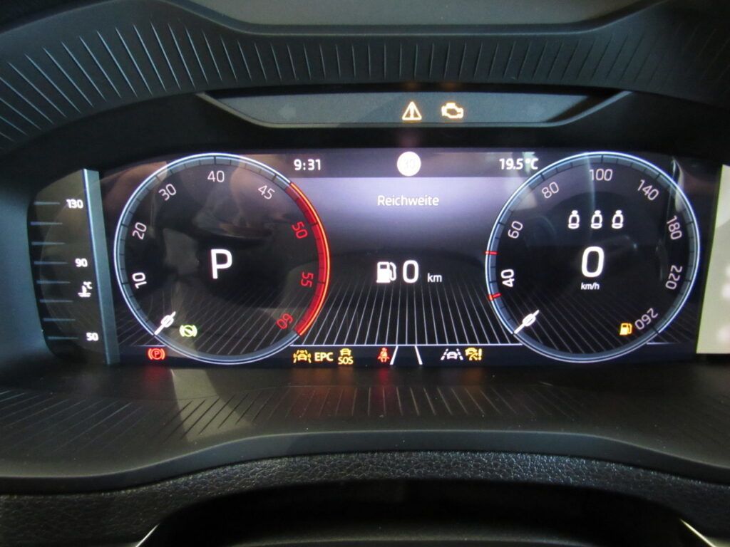 SKODA Karoq Exposé-Bild 7