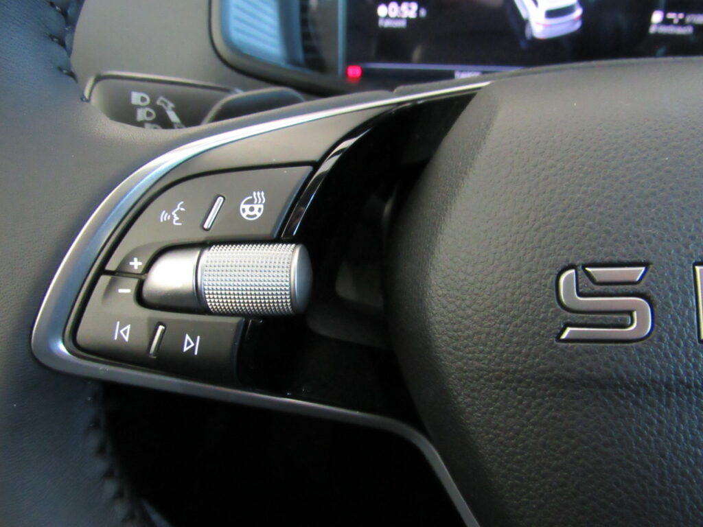 SKODA Karoq Exposé-Bild 19