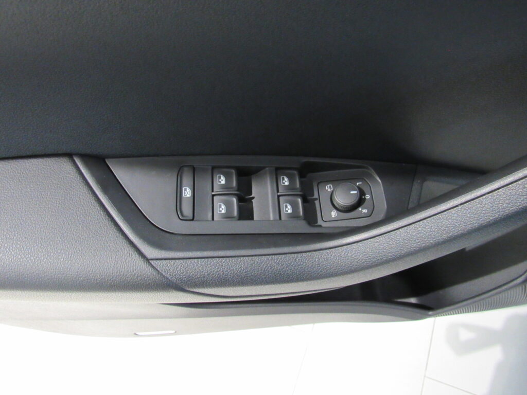 SKODA Karoq Exposé-Bild 24