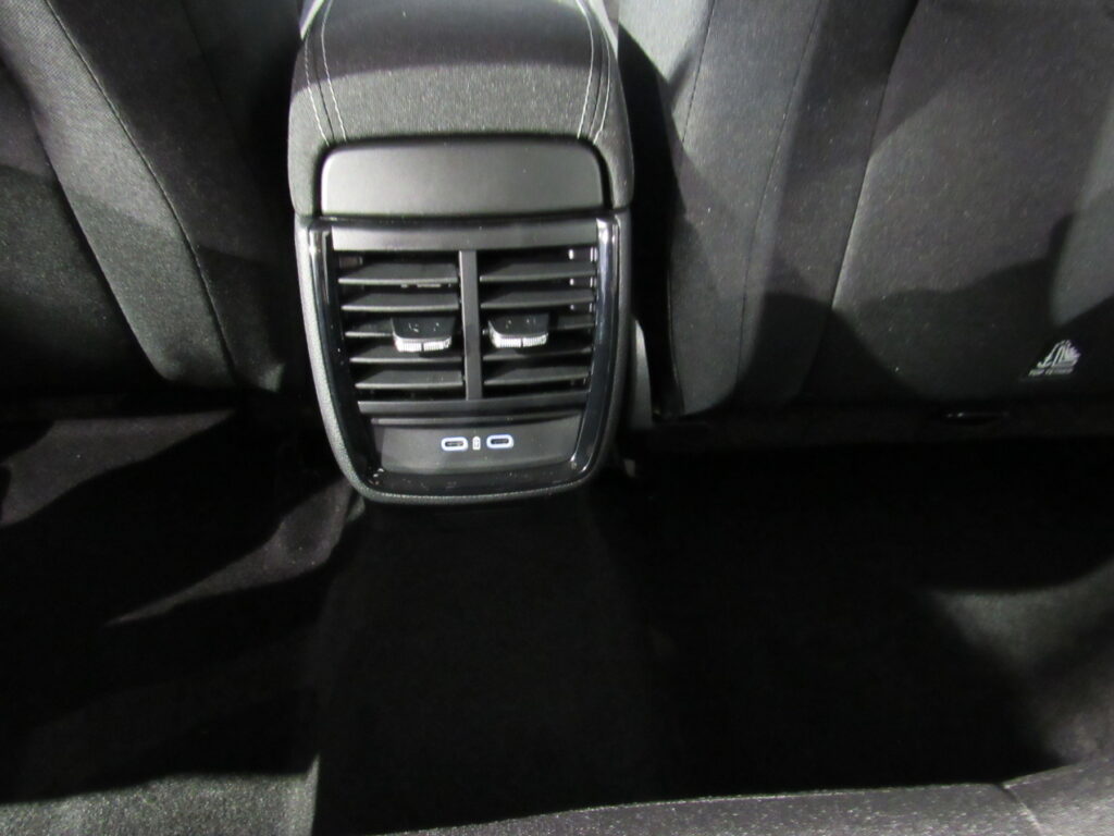 SKODA Kamiq Exposé-Bild 28