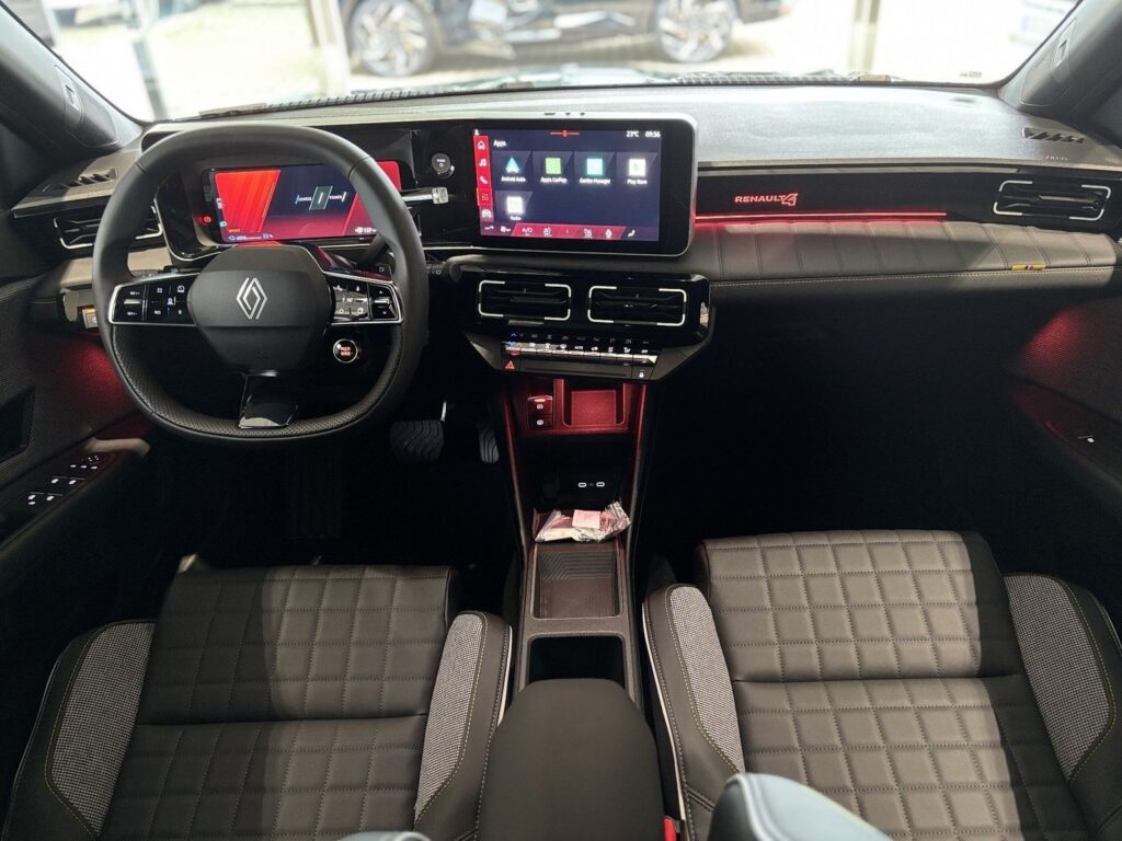 Renault R 4 Exposé-Bild 5