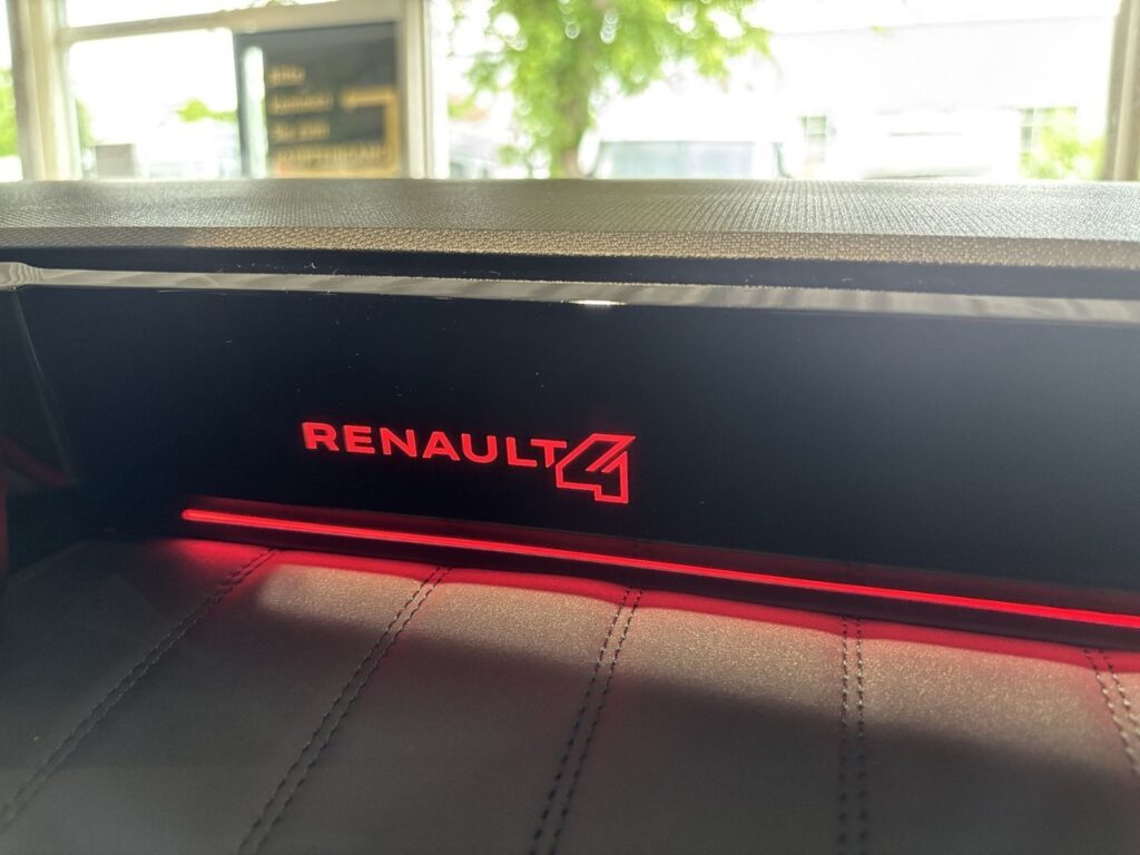 Renault R 4 Exposé-Bild 43
