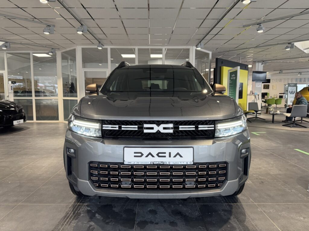 Dacia Bigster Exposé-Bild 2