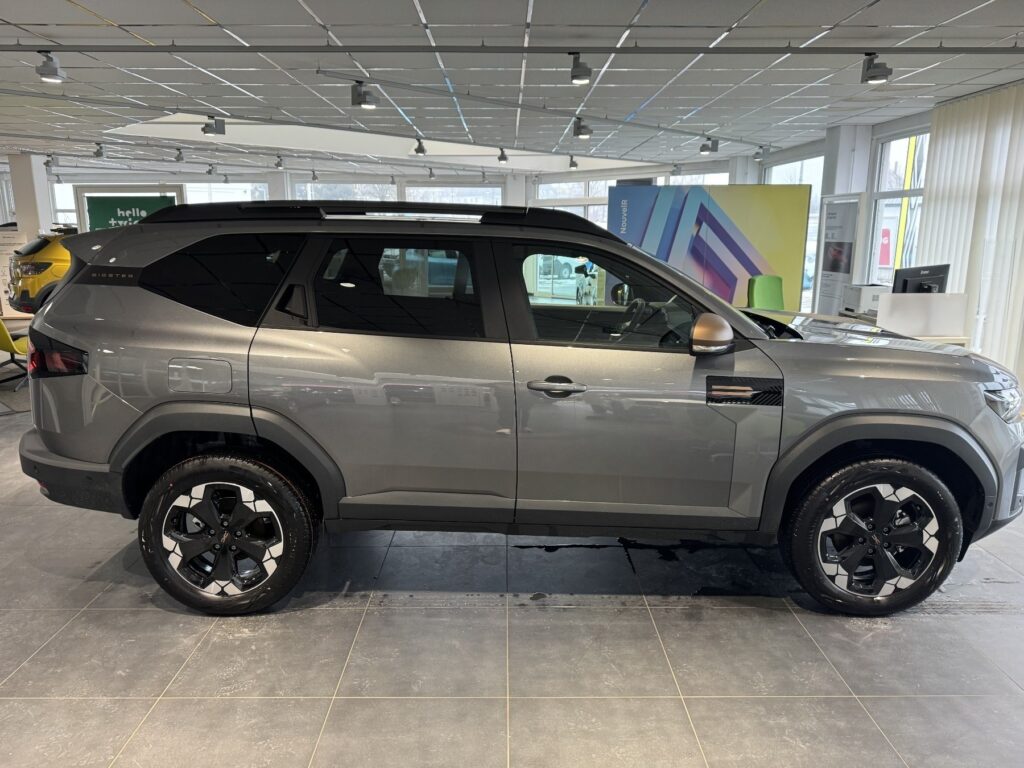 Dacia Bigster Exposé-Bild 4
