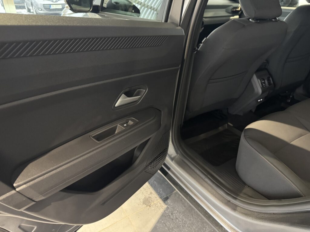 Dacia Bigster Exposé-Bild 9