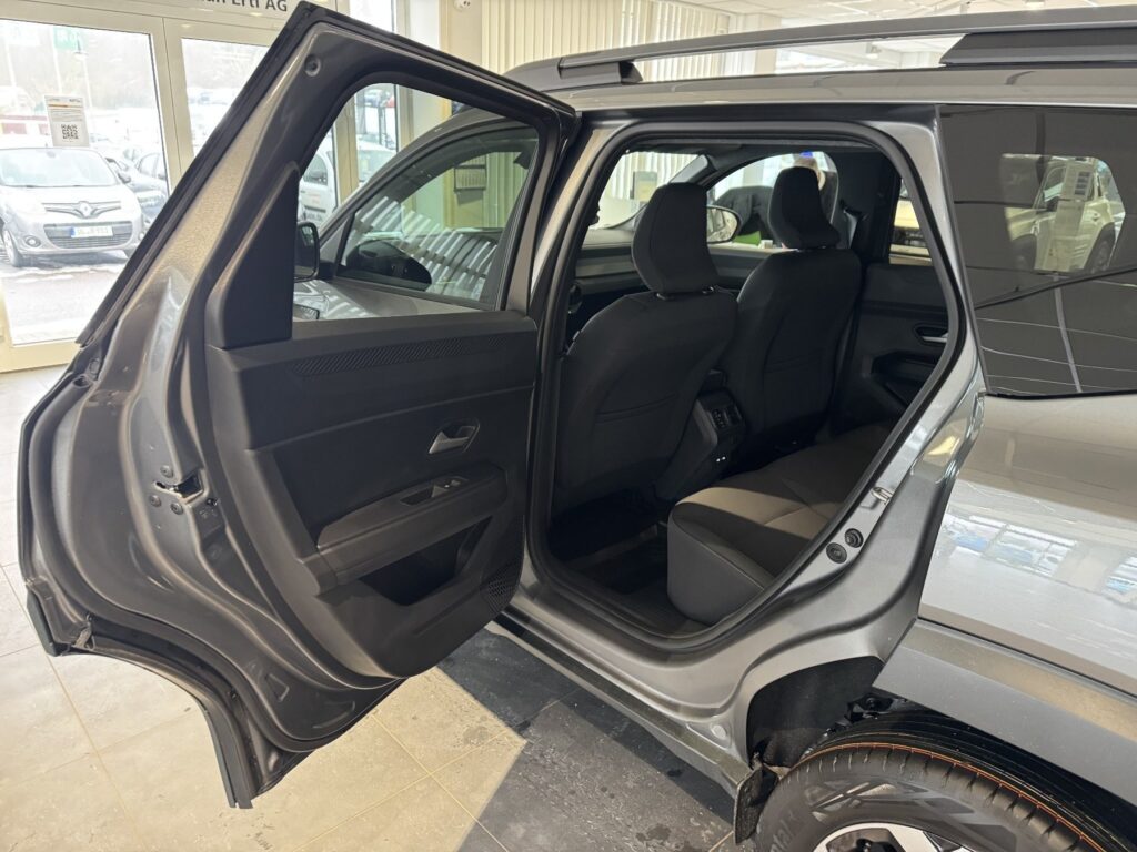 Dacia Bigster Exposé-Bild 11