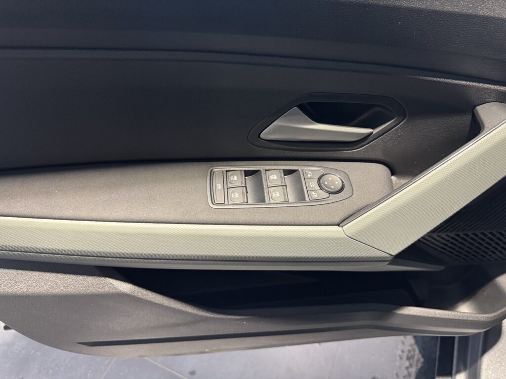 Dacia Bigster Exposé-Bild 12