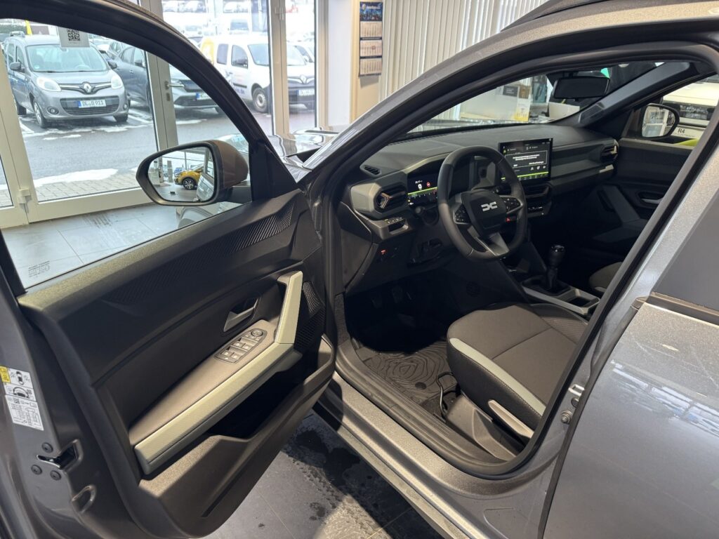 Dacia Bigster Exposé-Bild 13