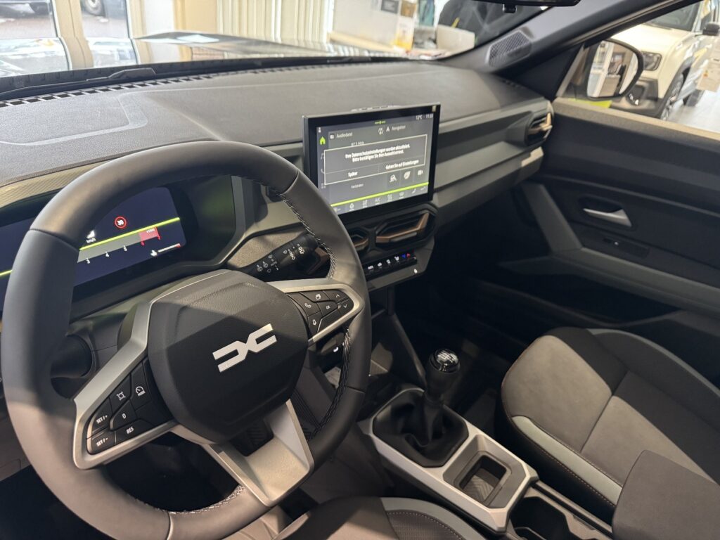 Dacia Bigster Exposé-Bild 15