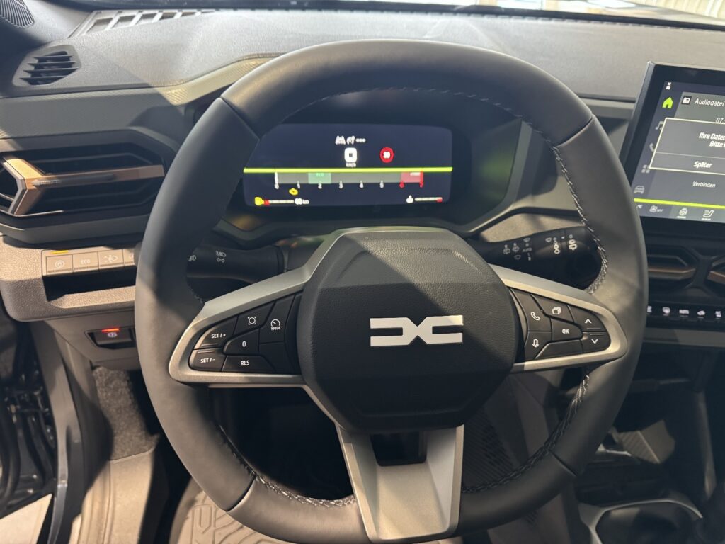 Dacia Bigster Exposé-Bild 16