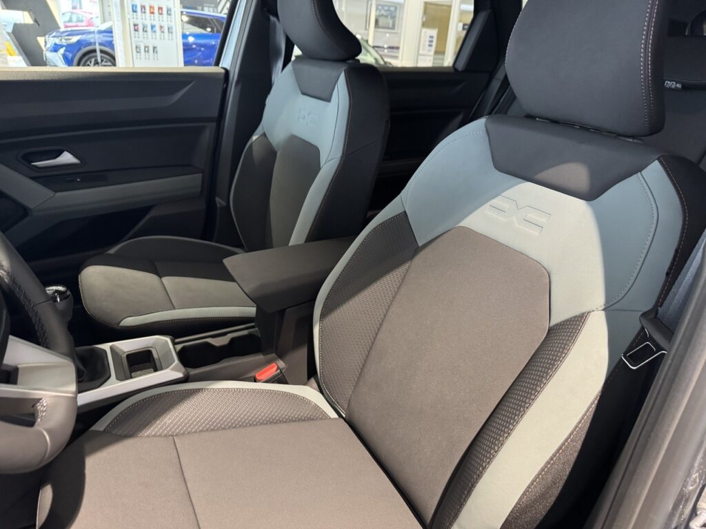 Dacia Bigster Exposé-Bild 17