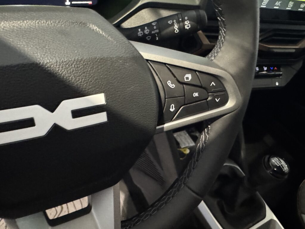 Dacia Bigster Exposé-Bild 22