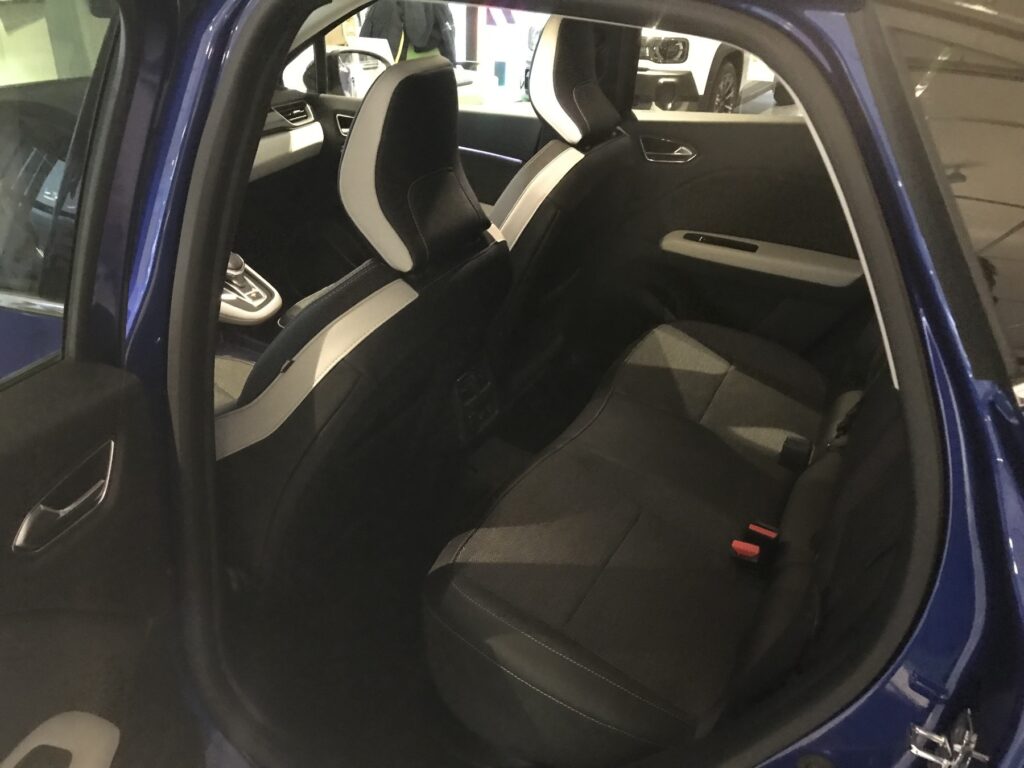 Renault Captur Exposé-Bild 9