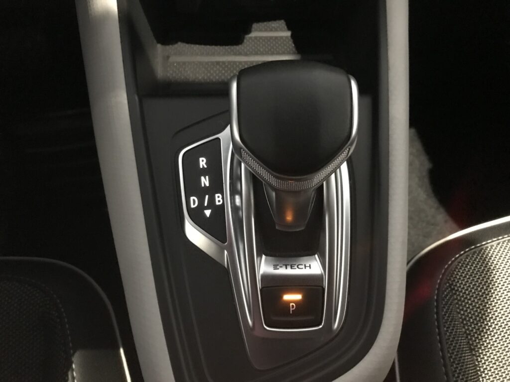 Renault Captur Exposé-Bild 16