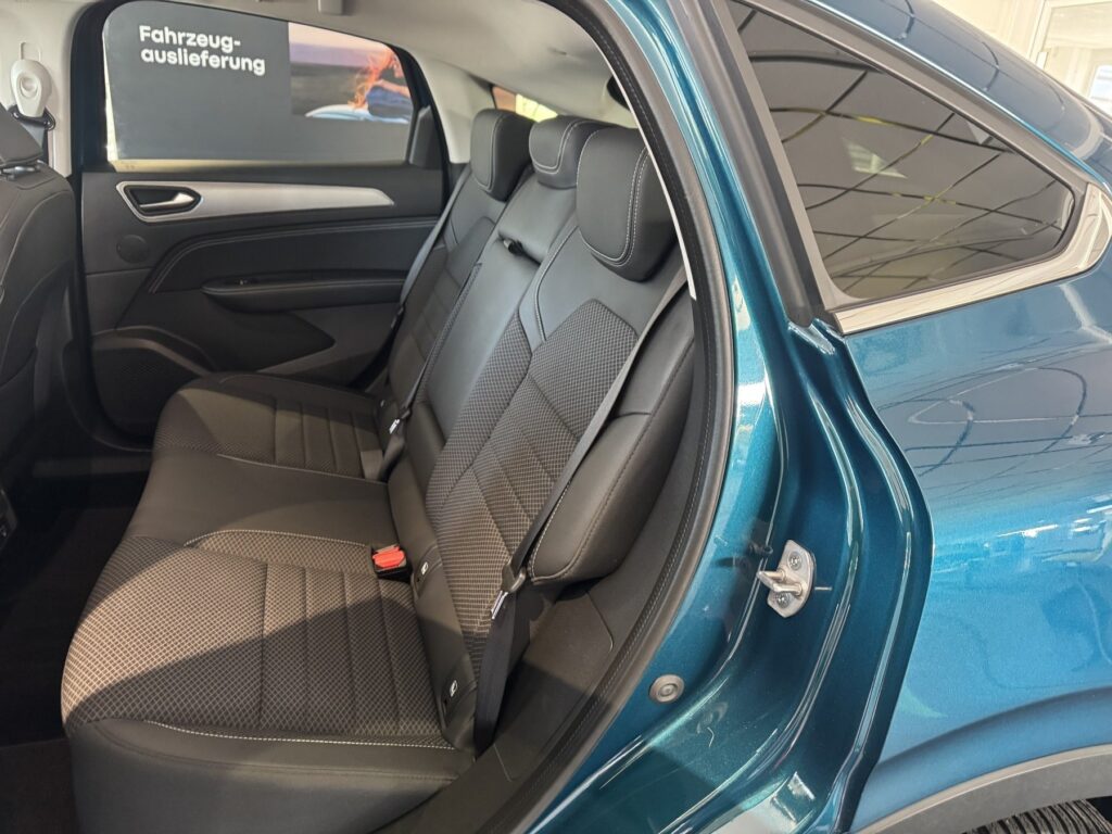 Renault Arkana Exposé-Bild 8